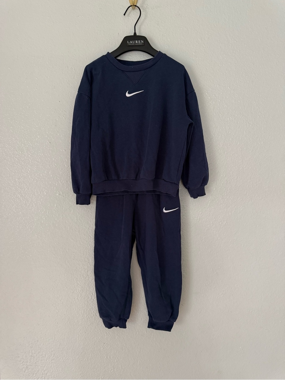 Nike Toddler Boy Sweatshirt and Sweatpants Size: 5